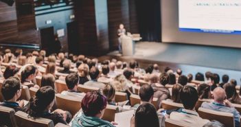 NRW führend bei Teilzeitstudierenden - Hochschulen sollten (Foto: AdobeStock 460085365 kasto)