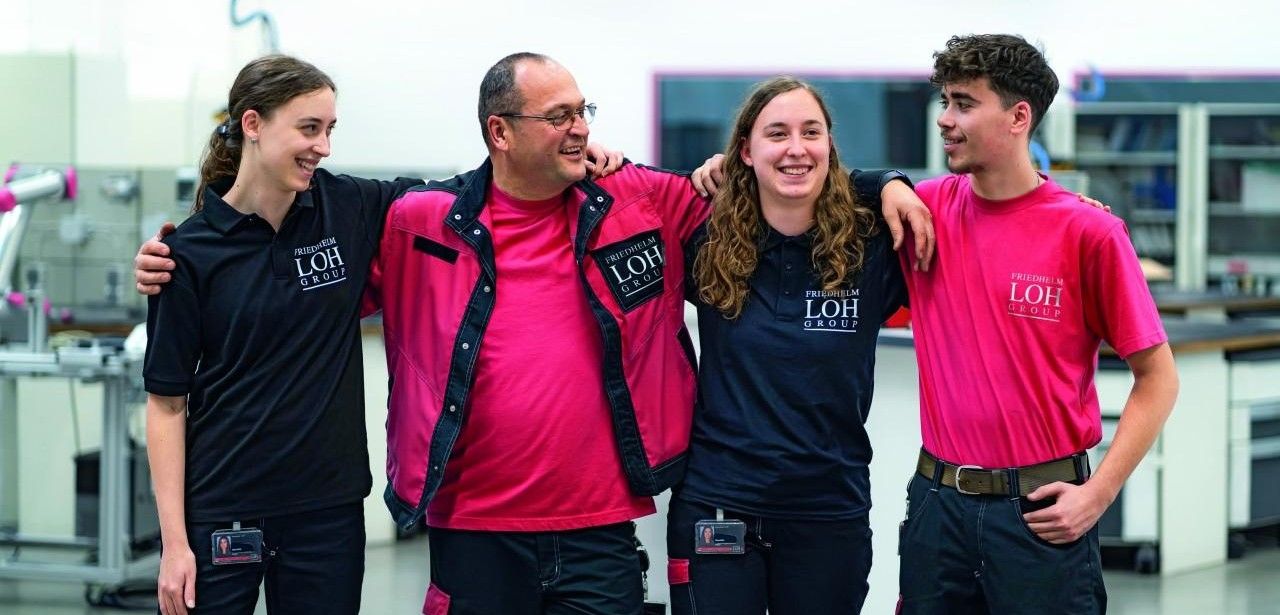 Azubi-Interessierte entdecken digitale Lernwelten bei Friedhelm Loh Group (Foto: Friedhelm Loh Group)
