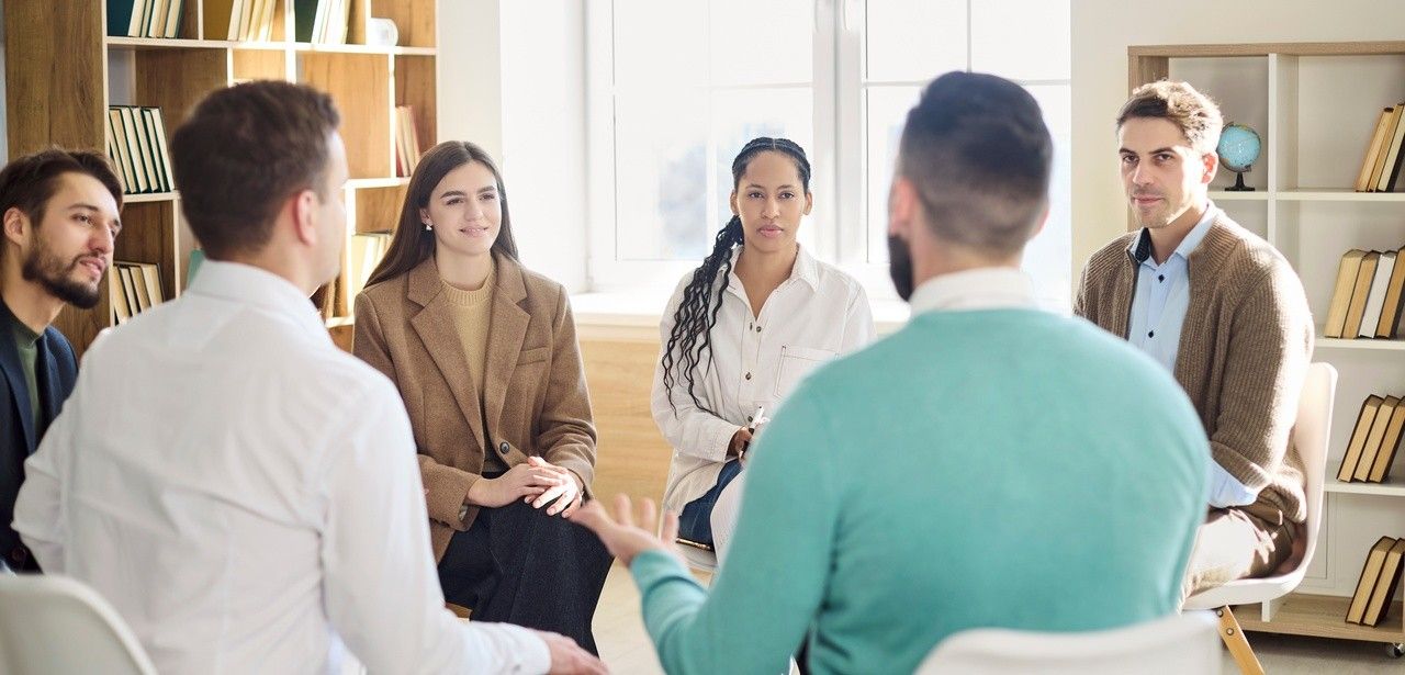 45 Fachkräfte diskutieren Schüleraustauschtrends und Herausforderungen in Berlin (Foto: AdobeStock - Studio Romantic - 1920454502)