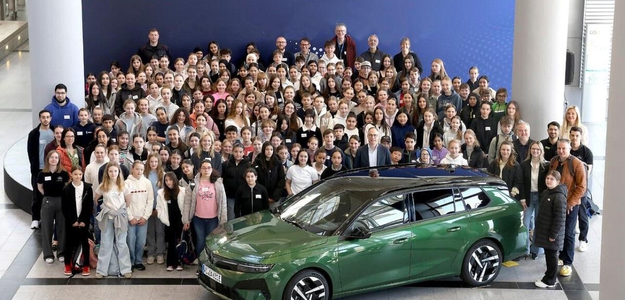 Opel unterstützt Girls and Boys Day mit zweihundert (Foto: Opel Automobile GmbH)