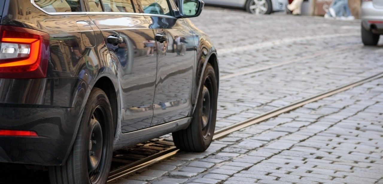 Sorgenfrei im Ausland fahren dank Vollkasko, Rechtsschutz und (Foto: AdobeStock -  Jorens - 1071431818)