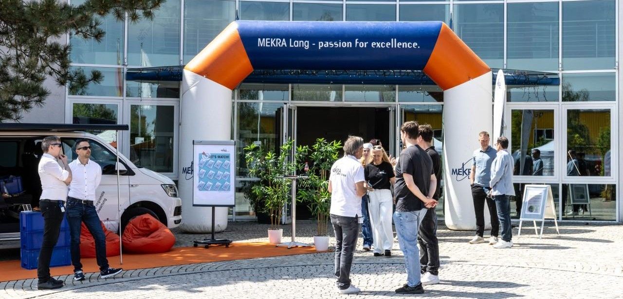 Ausbildungs- und Erlebnistag bietet Einblicke in Fahrzeugtechnik und (Foto: MEKRA Lang GmbH & Co. KG)